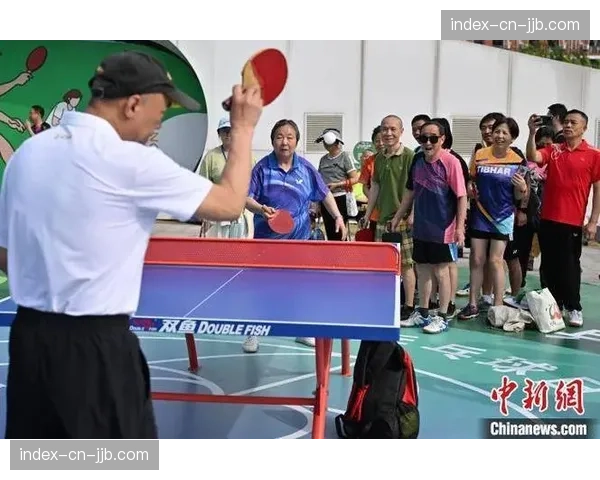“乒乓进校园”活动在成都启动，奥运冠军现场互动