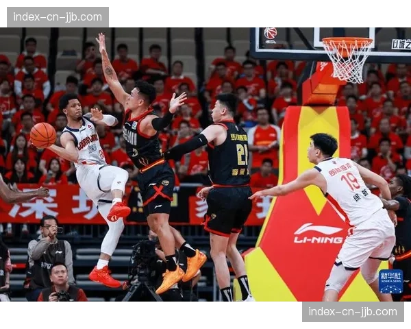 【2026年4月CBA联赛·赛后·速报深圳马可波罗大胜南京同曦，锁定积分榜第四位